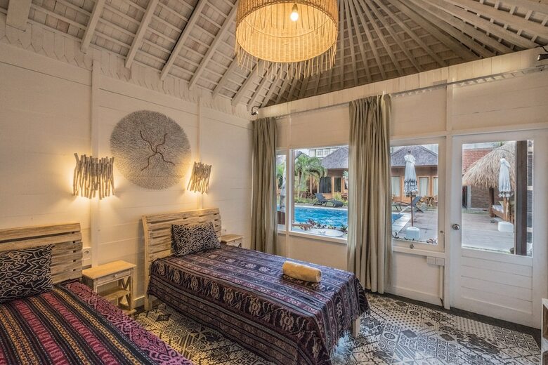 Hotel Easy Surf Camp