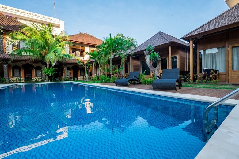 Hotel Easy Surf Camp