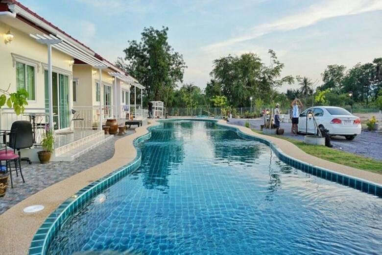 Hotel Sky & Water