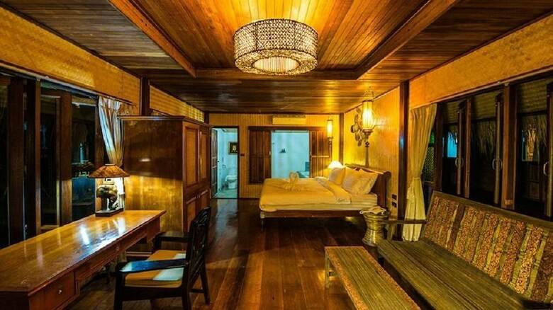 Hotel Bora Bora Villa Phuket
