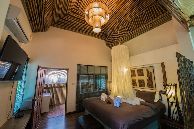 Hotel Bora Bora Villa Phuket