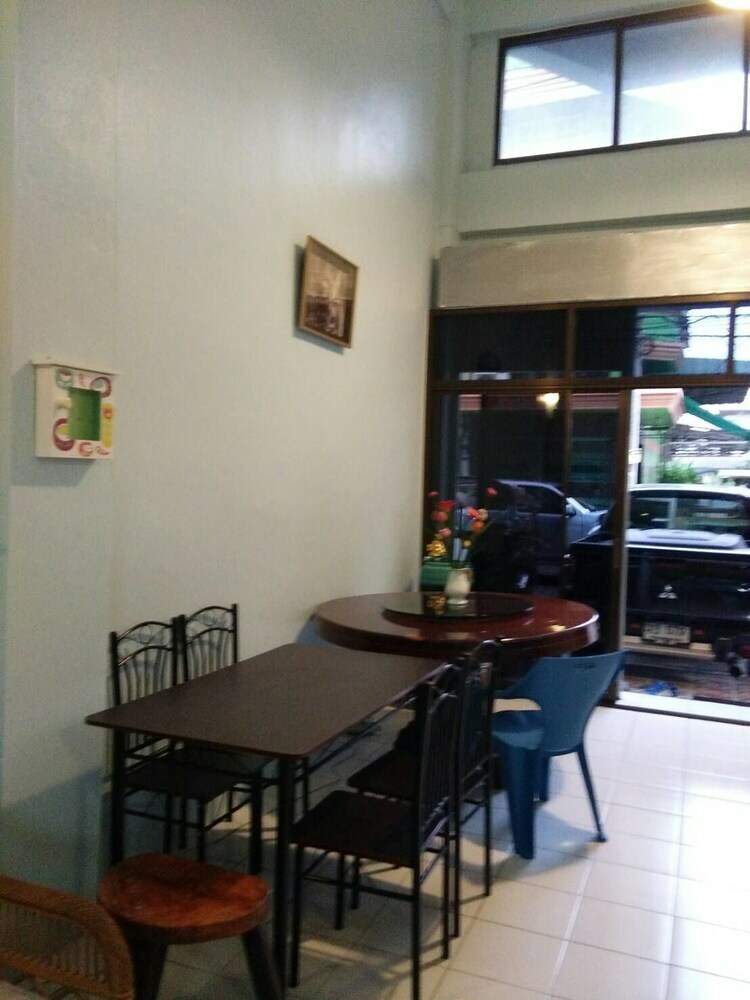 Hotel A & P House Charansanitwong