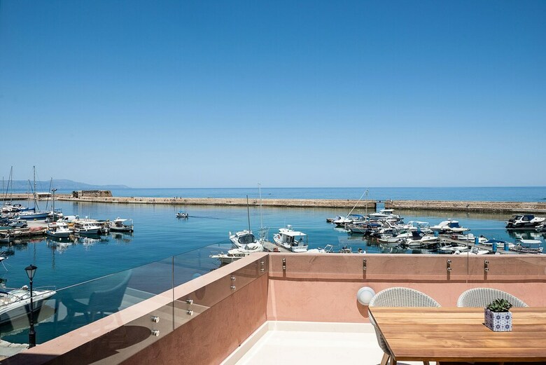 Hotel Avra Apartments Venetian Harbour