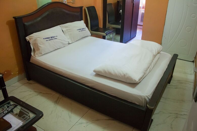 Bluenest Hotel