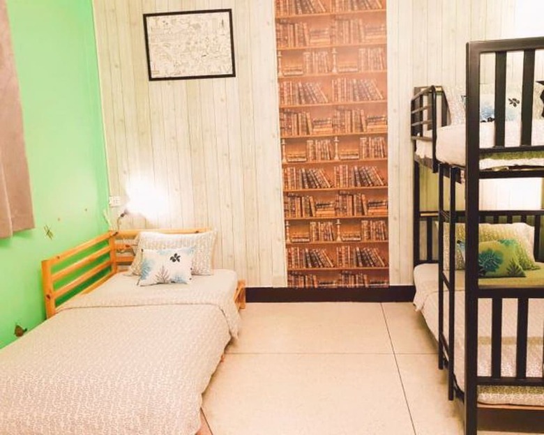 Hostal Baan Nampetch Hostel