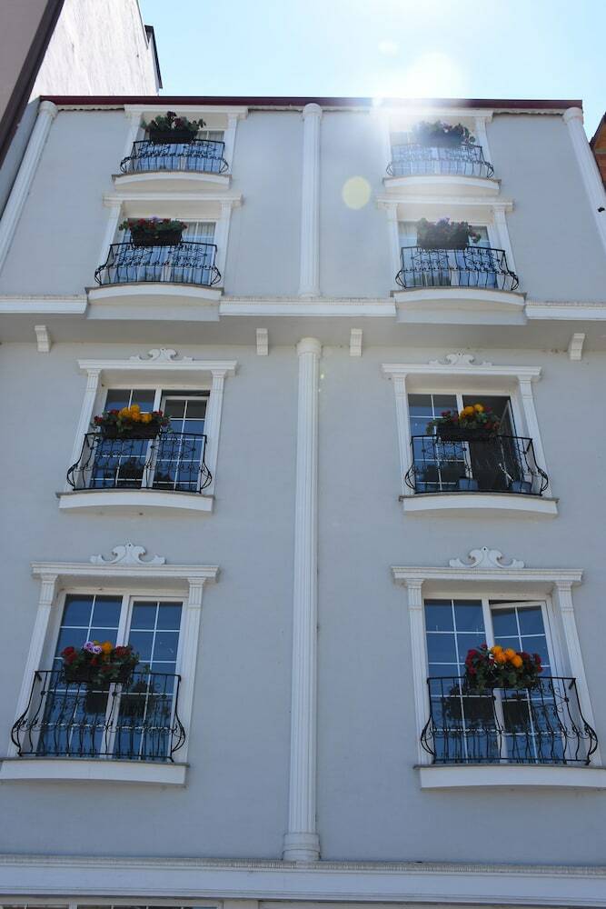 Real King Boutique Hotel
