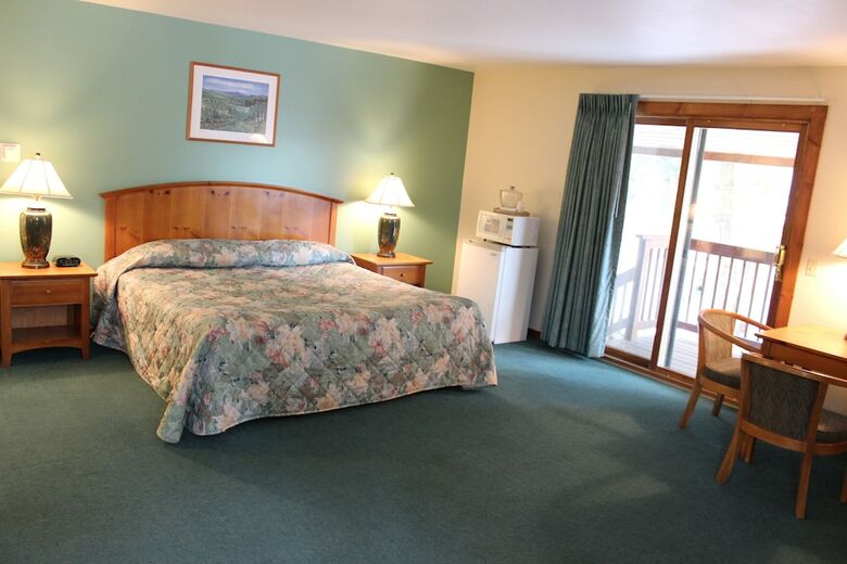 Hotel Nootka Lodge