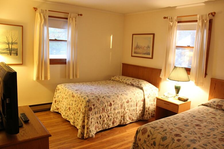 Hotel Nootka Lodge