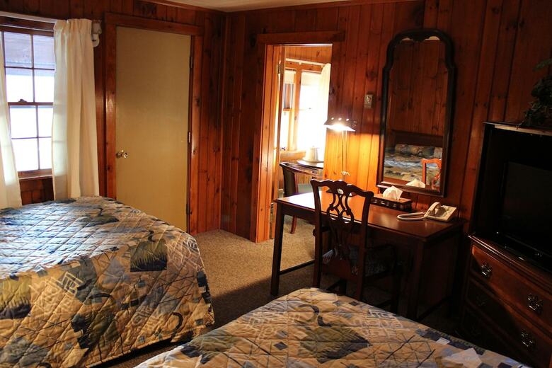 Hotel Nootka Lodge