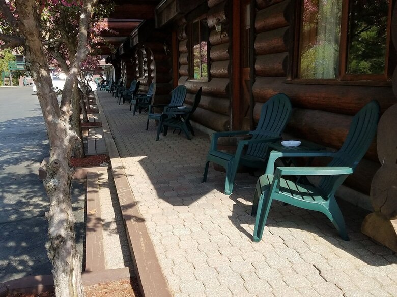 Hotel Nootka Lodge