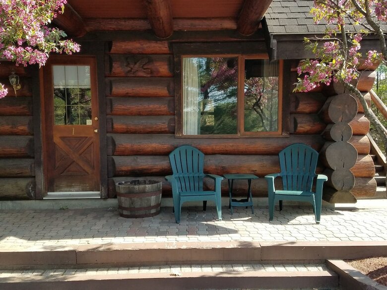Hotel Nootka Lodge