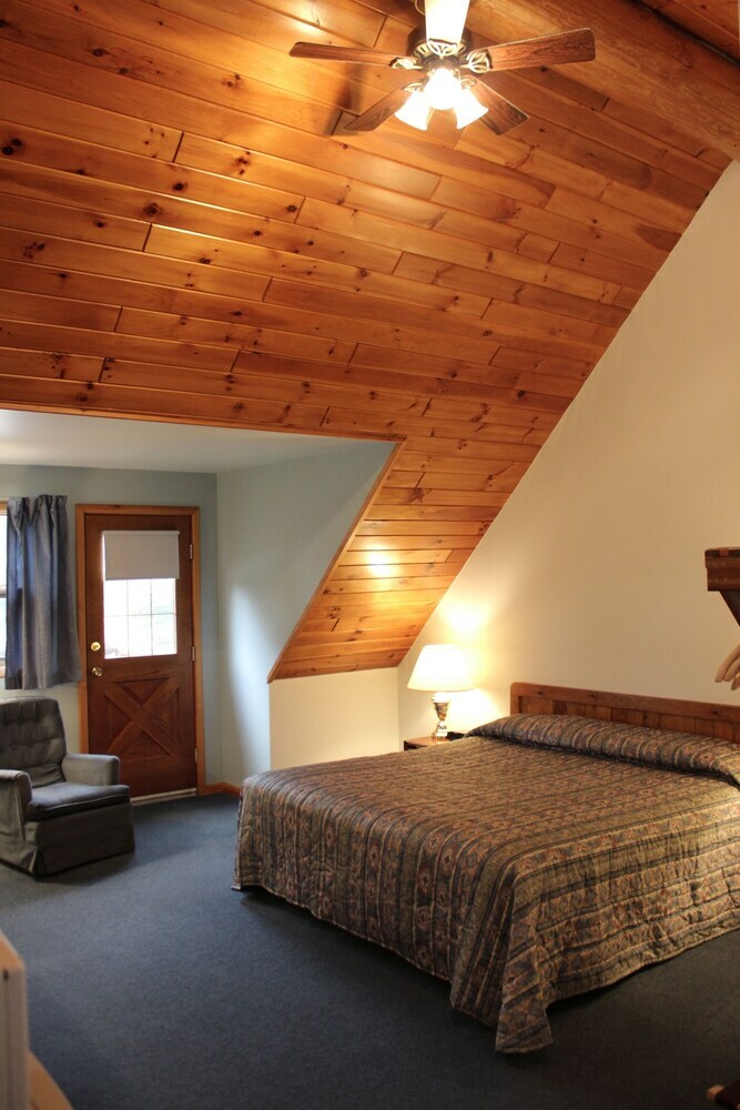 Hotel Nootka Lodge