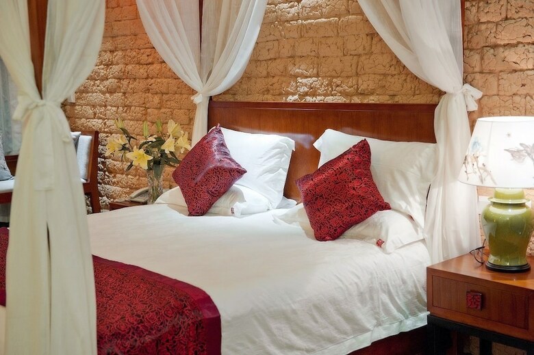 Guilin Crystal Crescent Moon Hotel