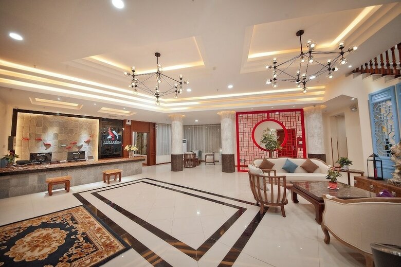 Guilin Crystal Crescent Moon Hotel
