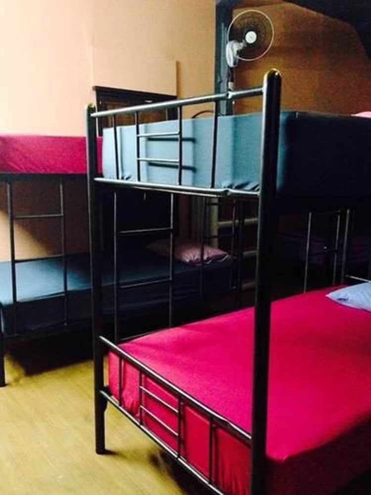 Hostal Bamboozle Hostel