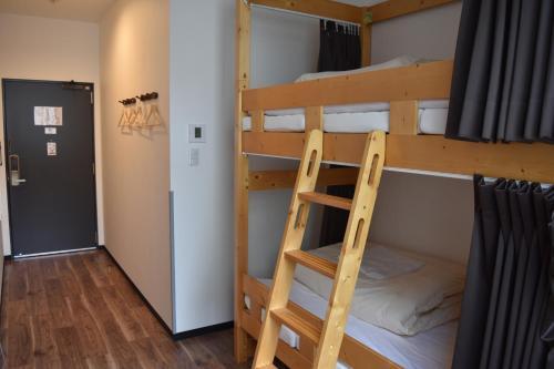Hostal Hop Step Inn - Hostel