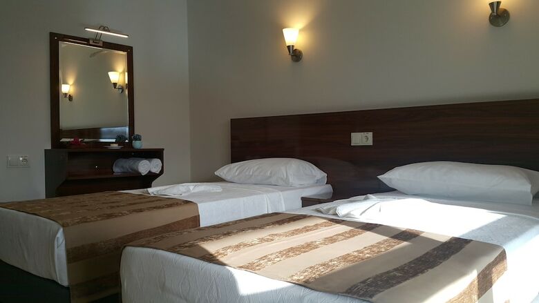 Midi Suites & Hotels