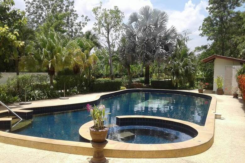 Villa Swiss Orchid Private Bungalow Resort
