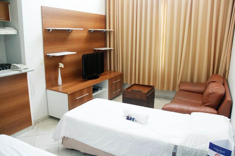 City Hall Flat & Hotel