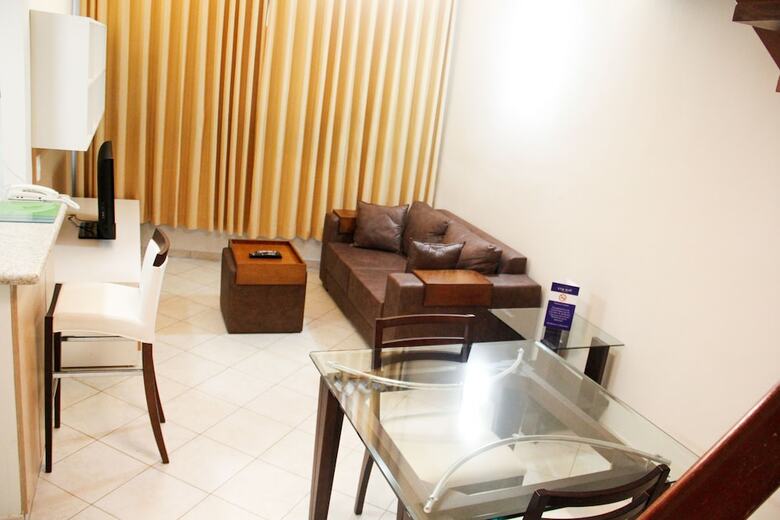 City Hall Flat & Hotel