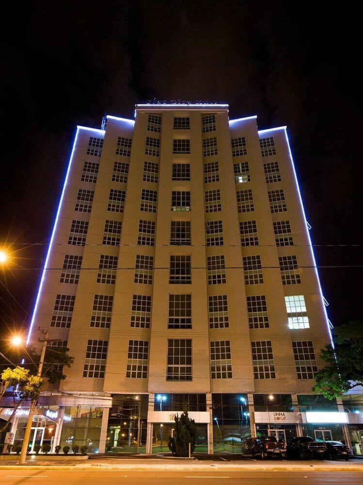 City Hall Flat & Hotel