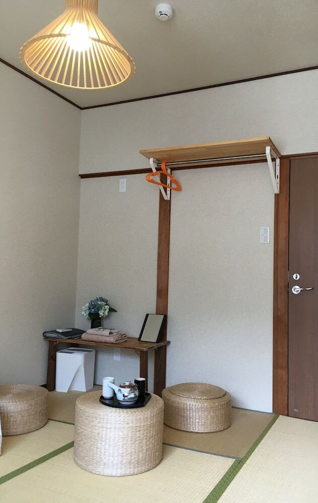 Hostal Guesthouse Hakuka - Hostel