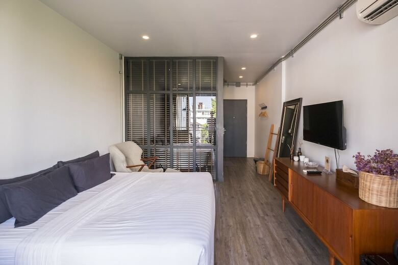 Iron32 Hotel
