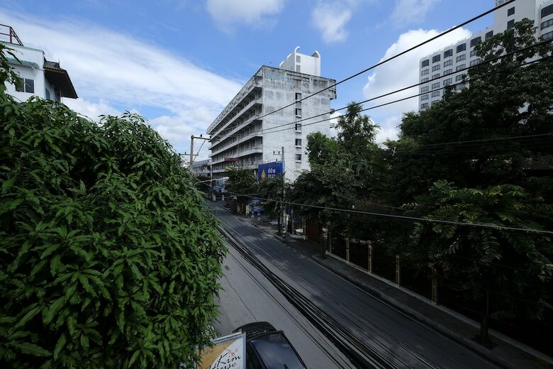 Iron32 Hotel