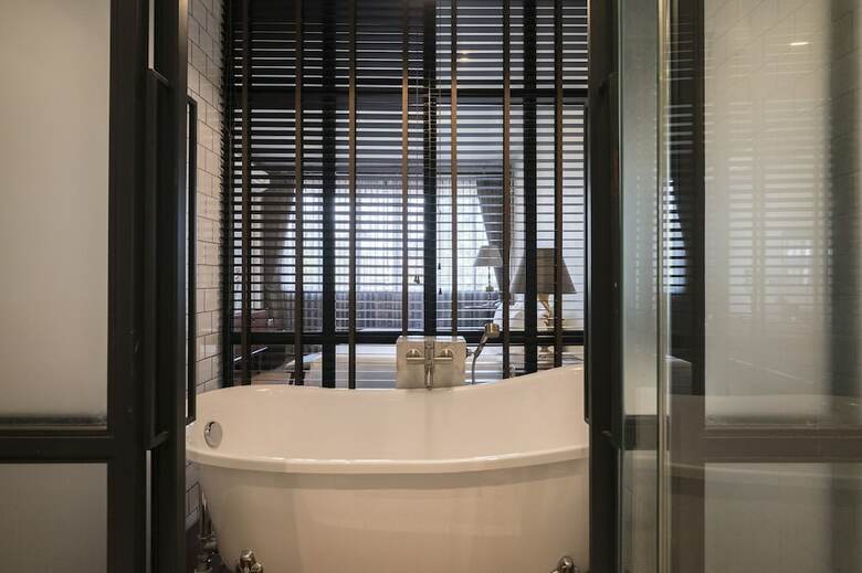 Iron32 Hotel
