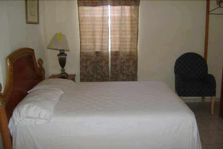 Caribbean Hotel Cayes