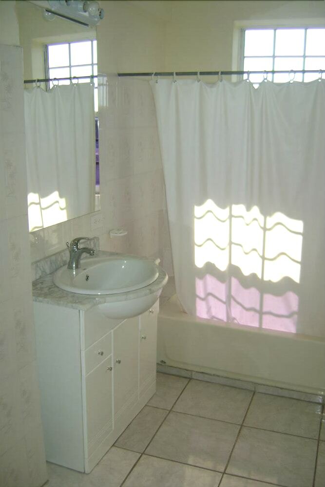 Caribbean Hotel Cayes