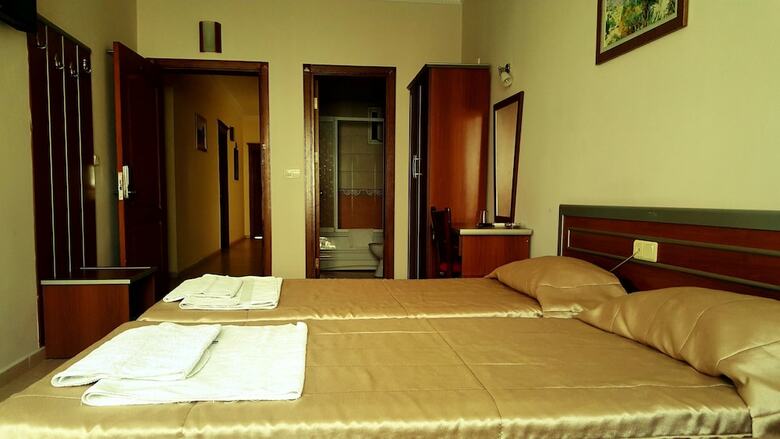 Lemon Hotel