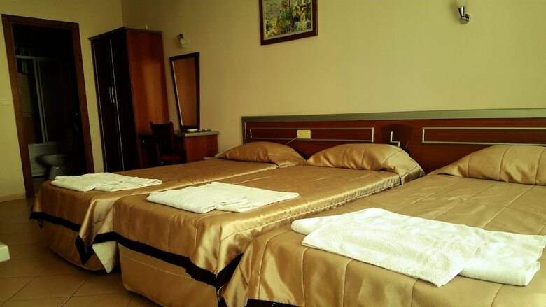 Lemon Hotel