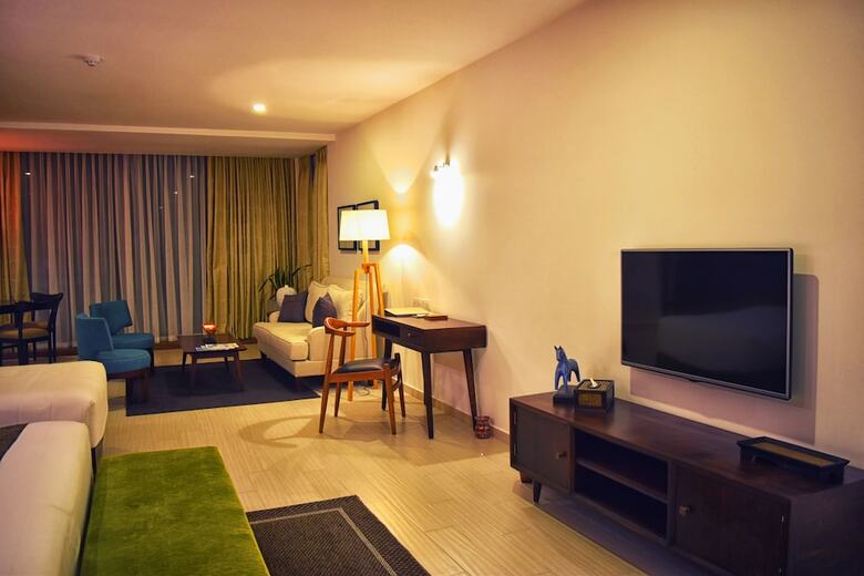 Hotel Triple O Six