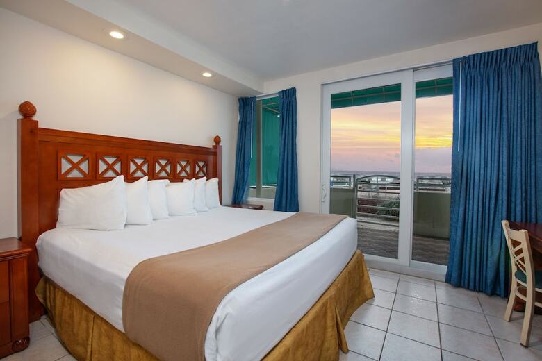 Harbour Beach Oceanfront Resort