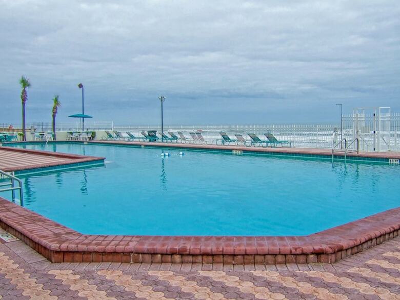Harbour Beach Oceanfront Resort