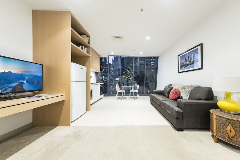 Luxury River Views Apartment