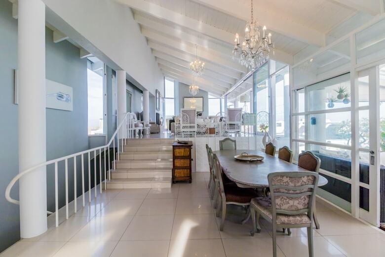 Villa White Waves Beach House