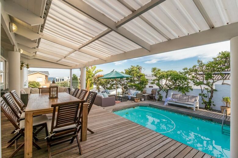 Villa White Waves Beach House