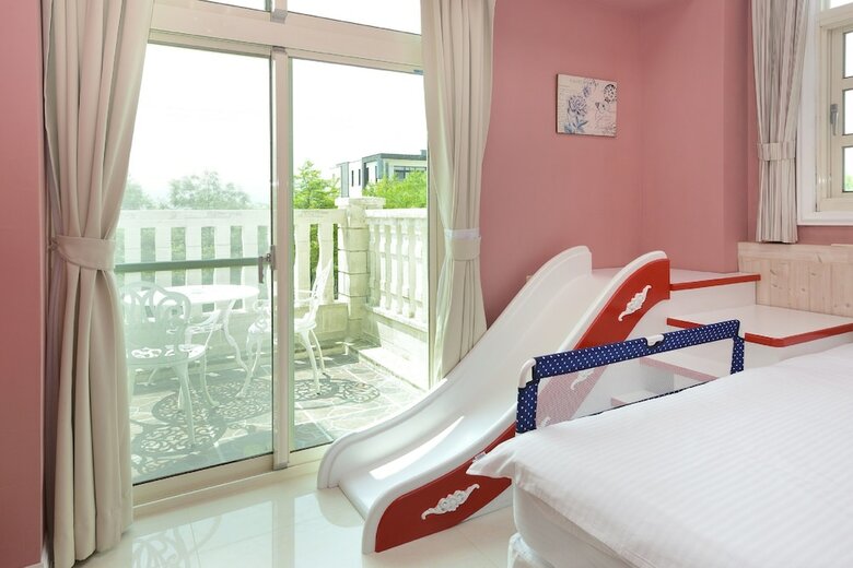 Bed & Breakfast Dancing Butterfly Slide Family Inn