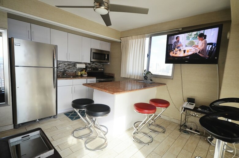Waikiki Park Heights #1801 By Redawning