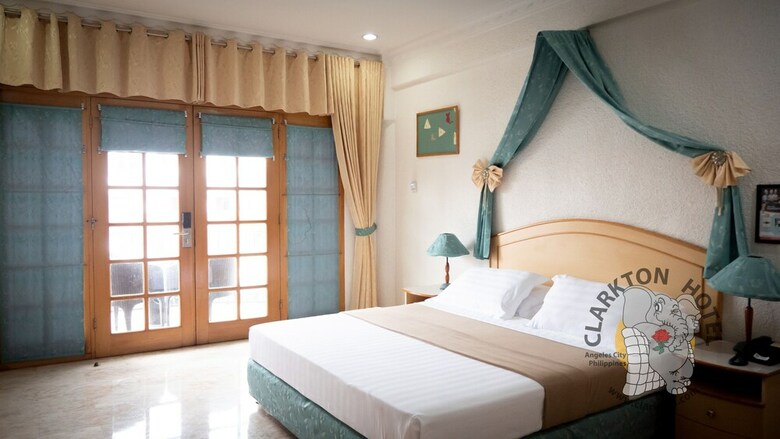 Clarkton Hotel