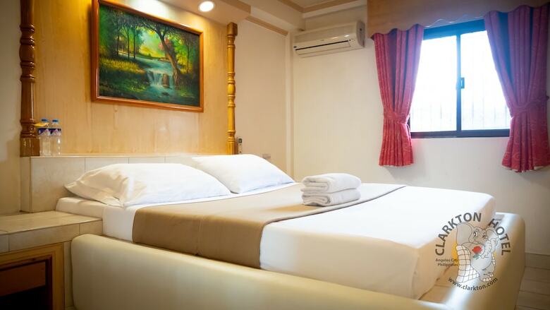 Clarkton Hotel