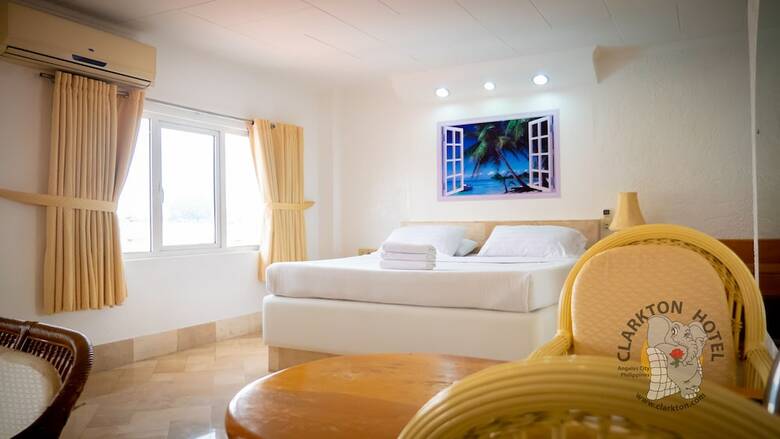 Clarkton Hotel