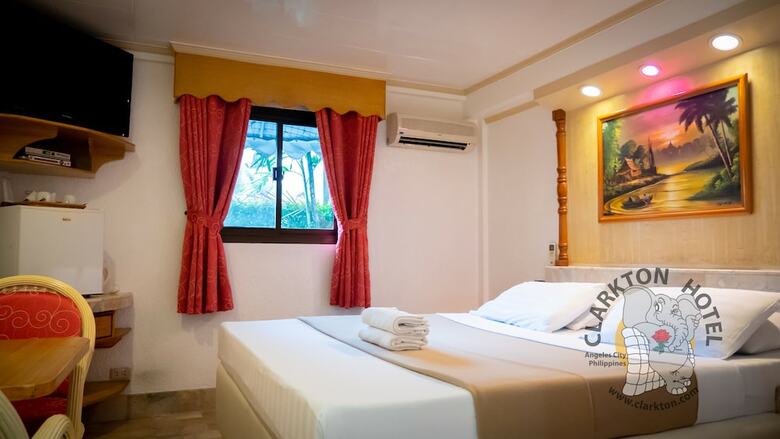 Clarkton Hotel