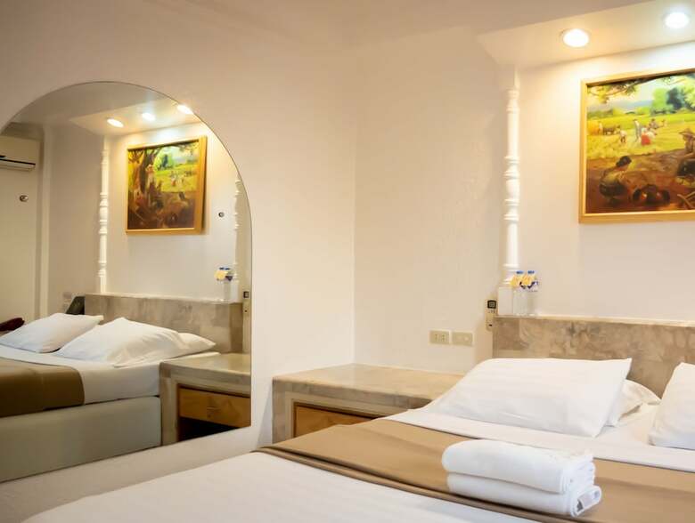 Clarkton Hotel