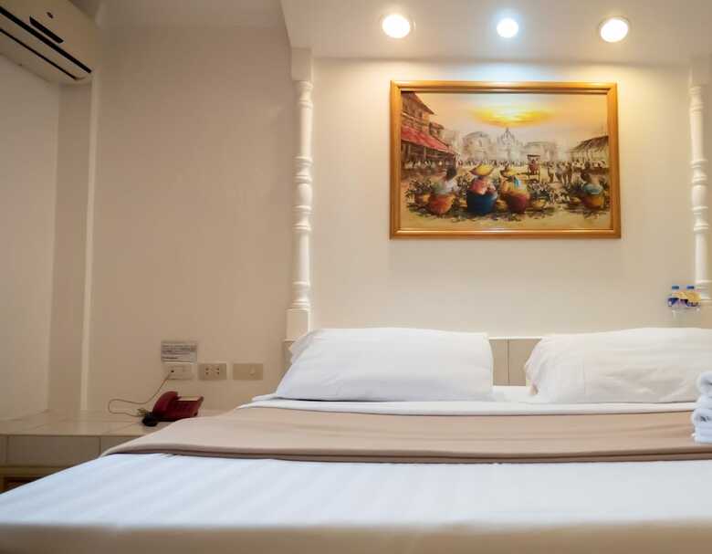 Clarkton Hotel