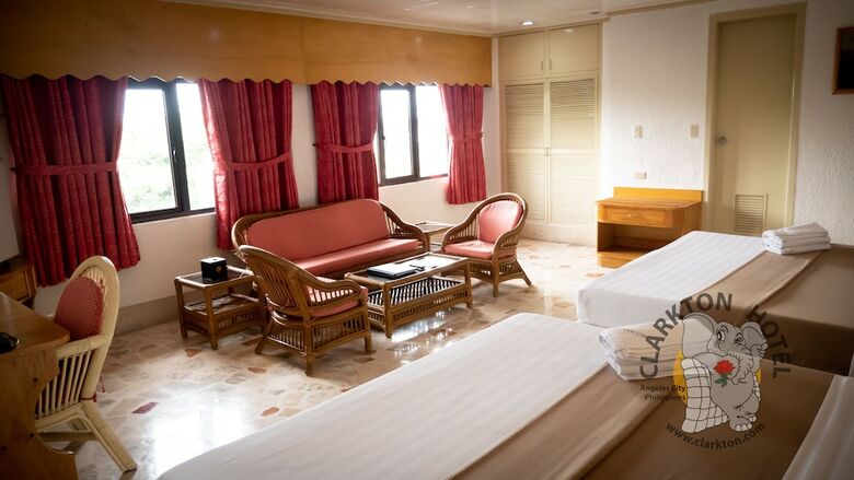 Clarkton Hotel