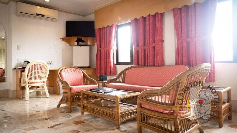 Clarkton Hotel