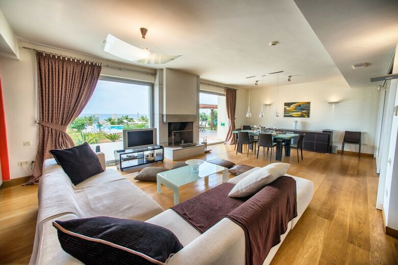 Cretan Beachfront Villas